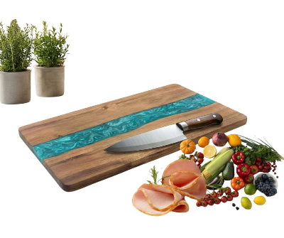 Planche-a-decouper-en-bois-avec-resine