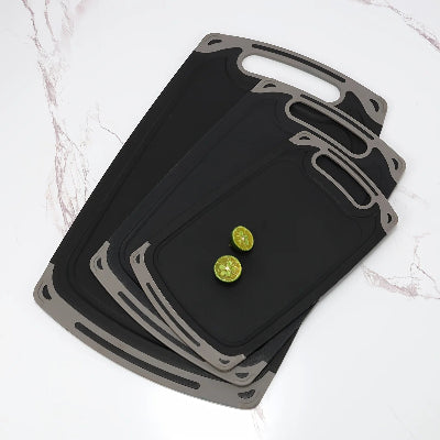 Planchea-decouper-en-materiau-composite-de-paille-de-ble