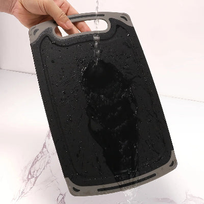 Planchea-decouper-en-materiau-composite-de-paille-de-ble